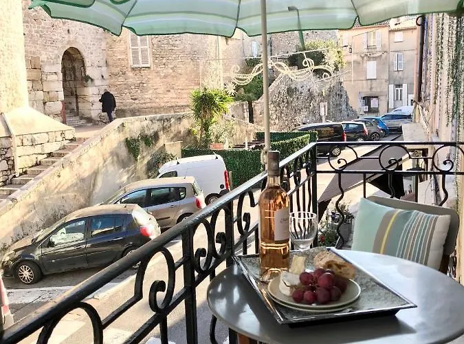 Balcony Over Provencal Market, Old Antibes Αντίμπ