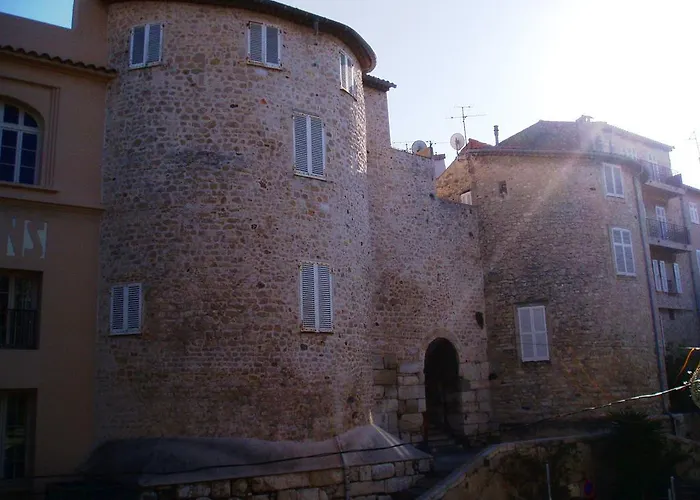 Balcony Over Provencal Market, Old Antibes Διαμέρισμα *